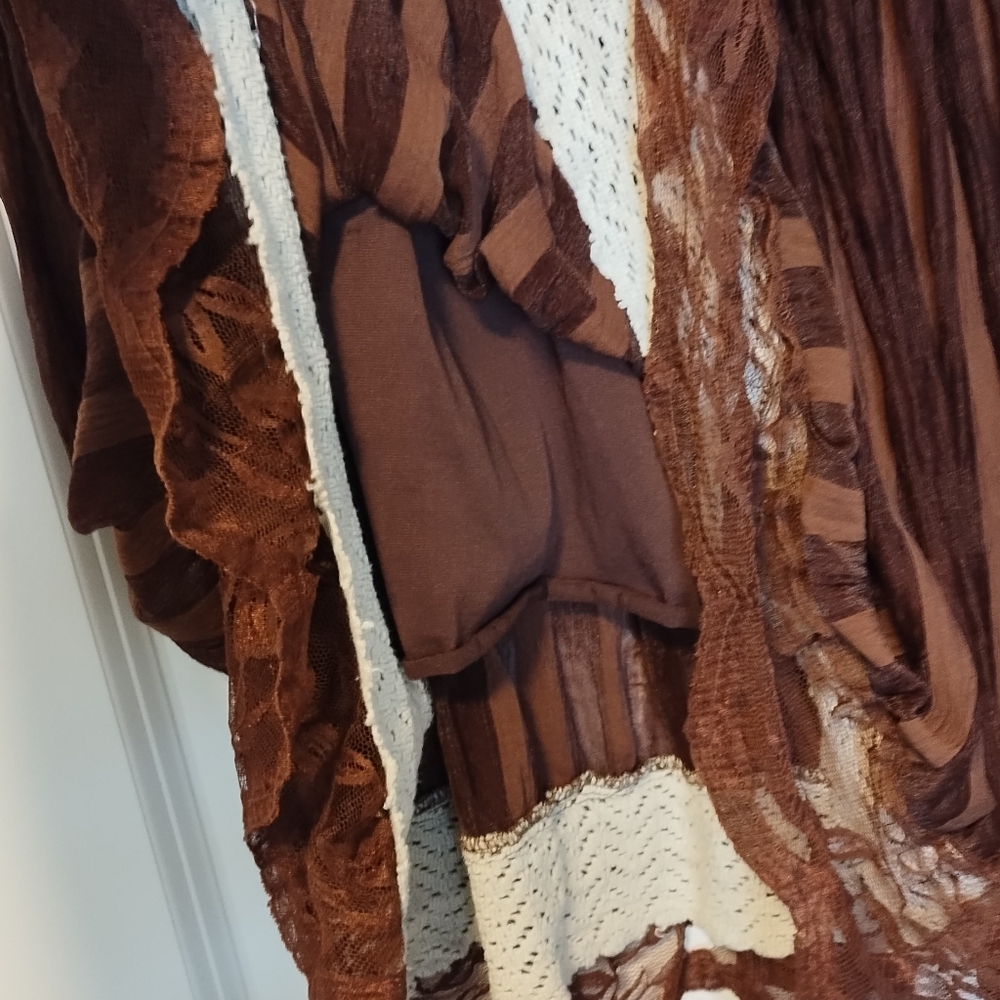 Brown Skirt with Lace Knit - Picture 2 of 6